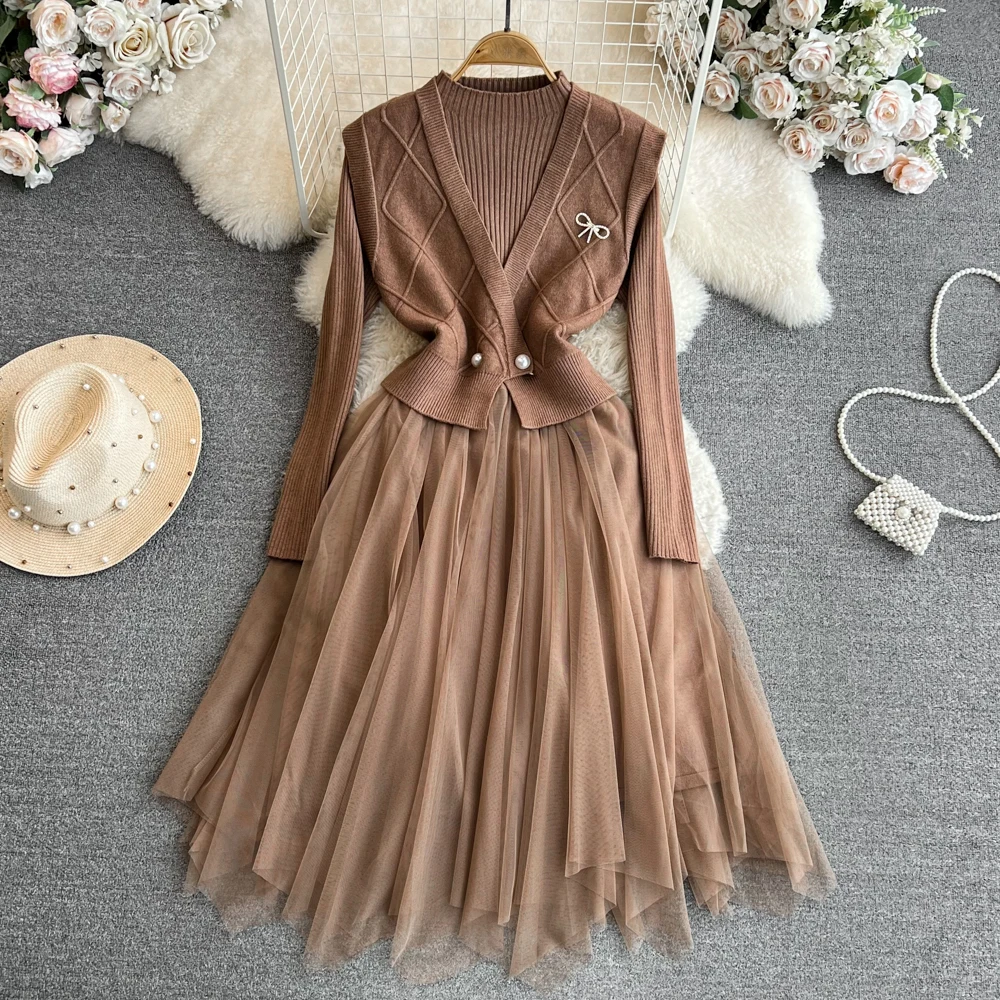 Women's Korean Style Long-Sleeved Stand-up Collar Knit Splicing Waist, Irregular Mesh Dress, V-neck Vest, Autumn and Winter
Women's Korean Style Long-Sleeved Stand-up Collar Knit Splicing Waist, Irregular Mesh Dress, V-neck Vest, Autumn and Winter