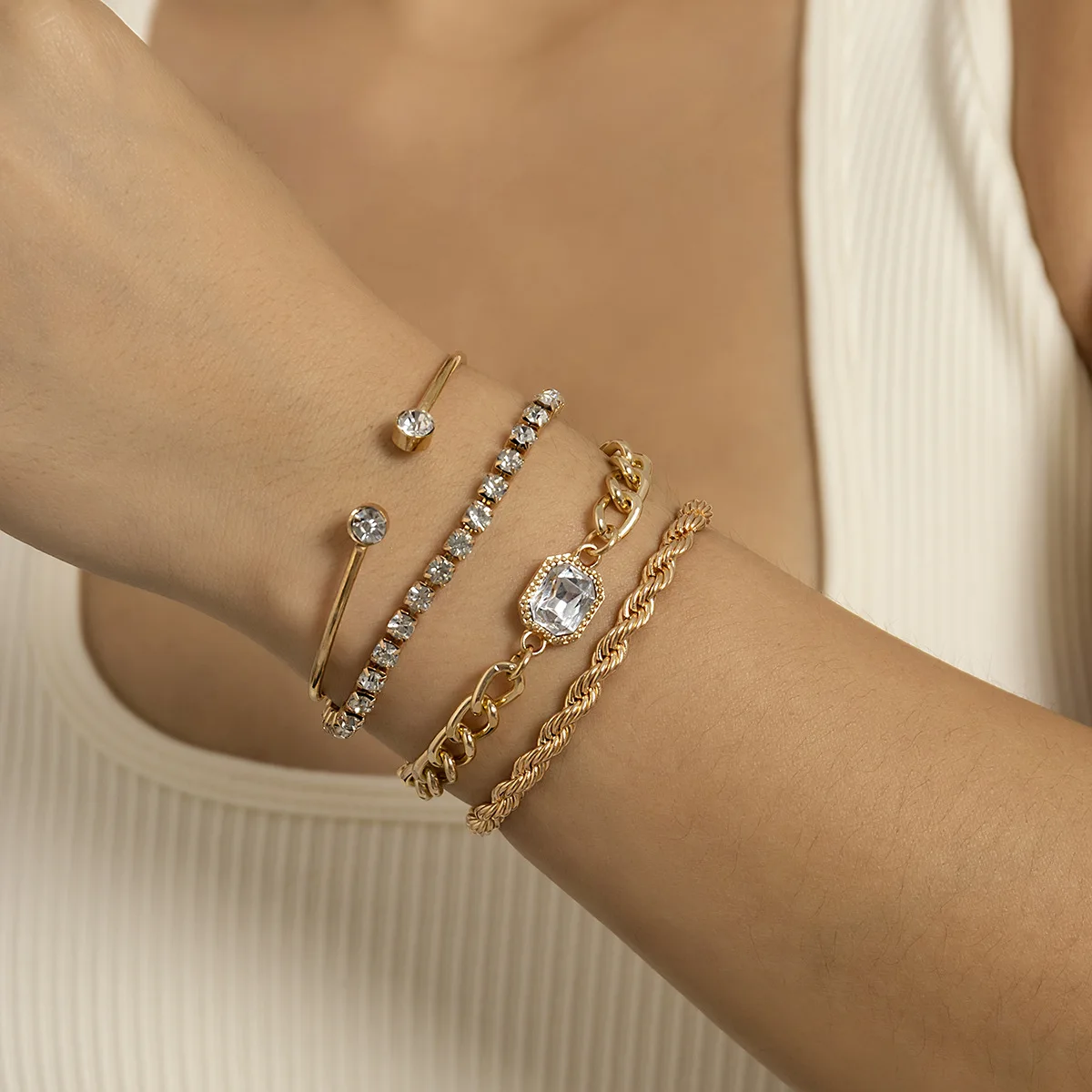 Cool Punk Cuban Chain Bracelets Set for Women CZ Crystals Link Charm Bracelets Bangles Couple Fashion Wrist Jewelry
Cool Punk Cuban Chain Bracelets Set for Women CZ Crystals Link Charm Bracelets Bangles Couple Fashion Wrist Jewelry