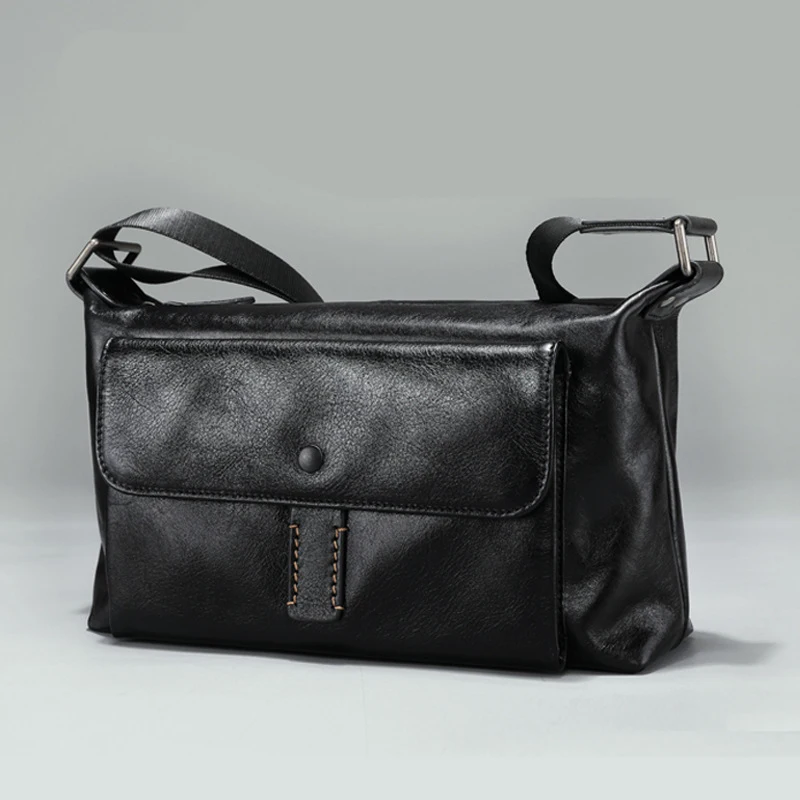 AETOO New commuting sports men's crossbody bag cowhide men's bag leisure leather one shoulder bag men's postman bag tide goods
AETOO New commuting sports men's crossbody bag cowhide men's bag leisure leather one shoulder bag men's postman bag tide goods