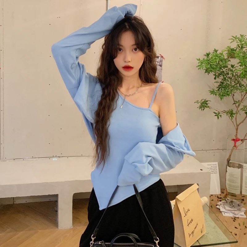 Y2K Women's Clothing Korean Fashion Ladies Light Blue Suspender Two-piece T-shirt Spring Autumn All-match Coat Bottoming Shirt
Y2K Women's Clothing Korean Fashion Ladies Light Blue Suspender Two-piece T-shirt Spring Autumn All-match Coat Bottoming Shirt
