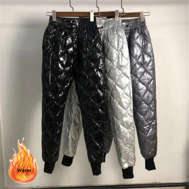 Women Glossy Diamond Down Pant 2023 Winter Fashion High Waist Harem Trousers Plus Size Warm Padded Quilted Pantalones Windproof
Women Glossy Diamond Down Pant 2023 Winter Fashion High Waist Harem Trousers Plus Size Warm Padded Quilted Pantalones Windproof