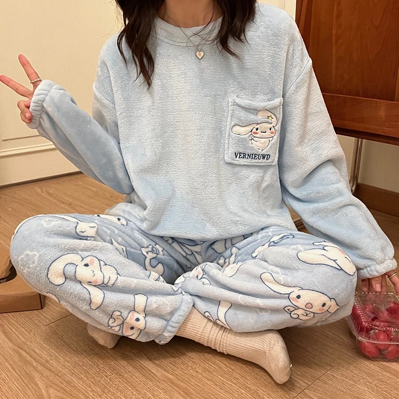 Новинка 2022, зимняя Милая пижама в виде кролика, женская зимняя утепленная плюшевая пижама из кораллового флиса
Новинка 2022, зимняя Милая пижама в виде кролика, женская зимняя утепленная плюшевая пижама из кораллового флиса