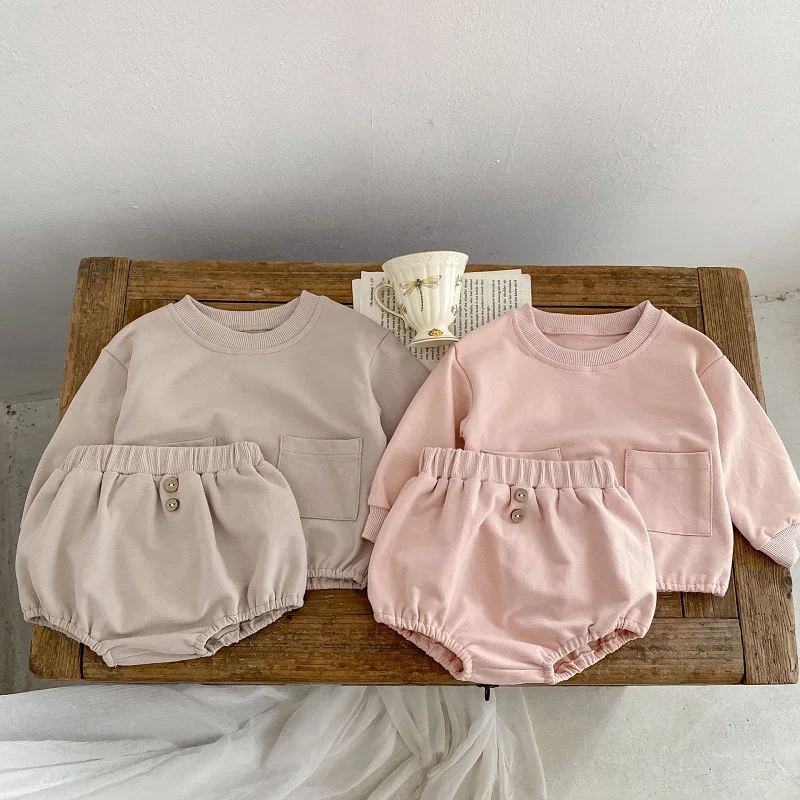 Autumn Children's Suits Boys and Girls Big Pocket Round Neck Long Sleeve Sweater + Triangle Shorts Baby Simple Long Sleeve Suit
Autumn Children's Suits Boys and Girls Big Pocket Round Neck Long Sleeve Sweater + Triangle Shorts Baby Simple Long Sleeve Suit
