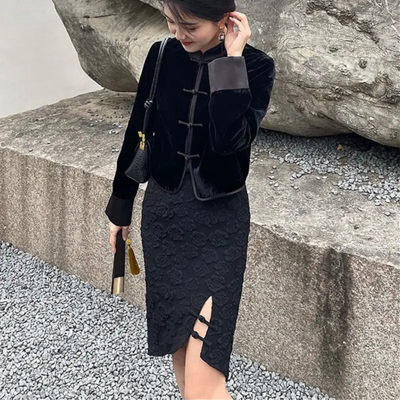 Ladies New Vintage Buckle Jacquard Slit High Waist Slim Commuter Casual Dress with Irregular Temperament
Ladies New Vintage Buckle Jacquard Slit High Waist Slim Commuter Casual Dress with Irregular Temperament
