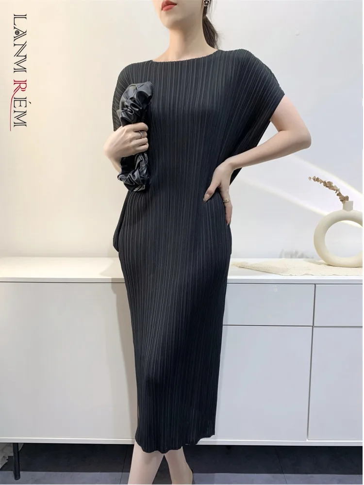 LANMREM Pleated Thin Dress For Women O-neck Short Sleeves High Waist Dresses Elegant Female Clothing Summer New 2YA368
LANMREM Pleated Thin Dress For Women O-neck Short Sleeves High Waist Dresses Elegant Female Clothing Summer New 2YA368