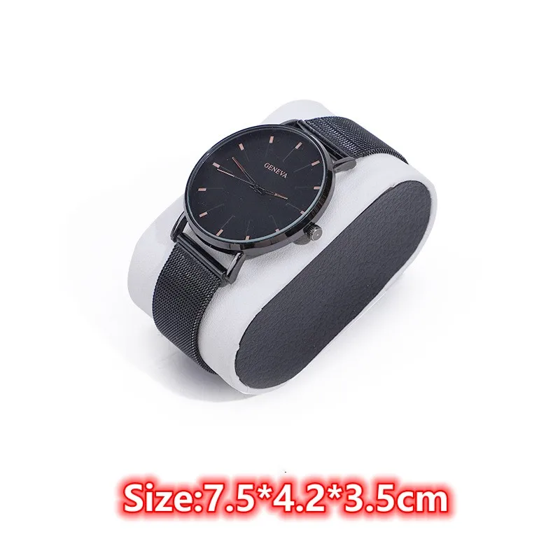 Подушка для часов из искусственной кожи
Подушка для часов из искусственной кожи