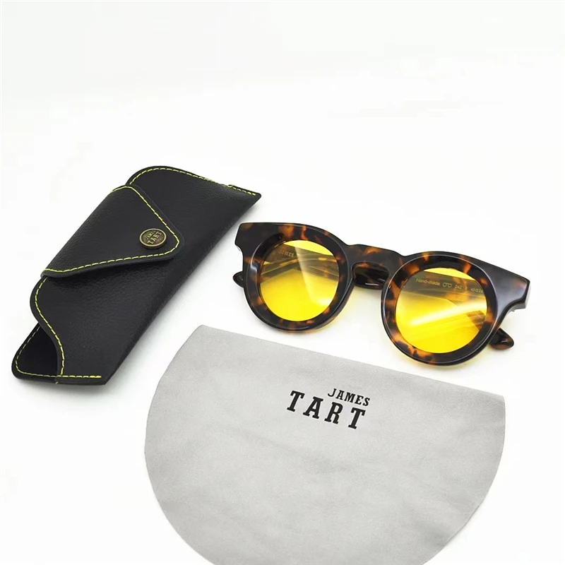 Солнцезащитные очки JAMES TART 242s для мужчин и женщин, Летние Стильные овальные очки с защитой от ультрафиолета в стиле ретро, футляр в случайной...
Солнцезащитные очки JAMES TART 242s для мужчин и женщин, Летние Стильные овальные очки с защитой от ультрафиолета в стиле ретро, футляр в случайной...