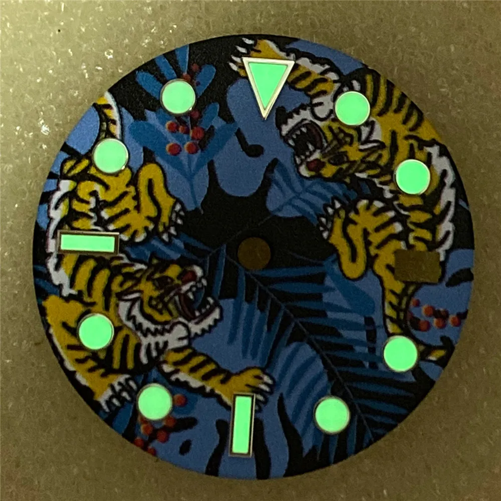 Cartoon Tiger Pattern Watch Dial 28.5MM Watch Dial Green Luminous Watch Dial for SKX007 NH35/NH36 Watch Movement Part
Cartoon Tiger Pattern Watch Dial 28.5MM Watch Dial Green Luminous Watch Dial for SKX007 NH35/NH36 Watch Movement Part