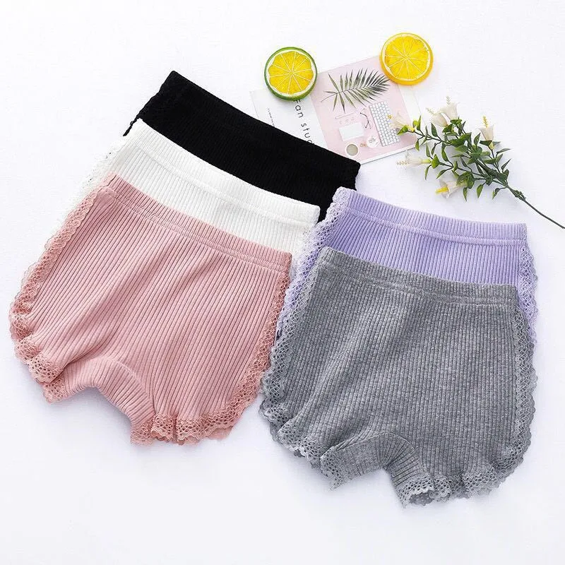 Girls Safety Shorts Cotton Double Layer Plus Leggings Anti-lighting Underpants Lace Shorts Suitable for 3-12 Years Old
Girls Safety Shorts Cotton Double Layer Plus Leggings Anti-lighting Underpants Lace Shorts Suitable for 3-12 Years Old