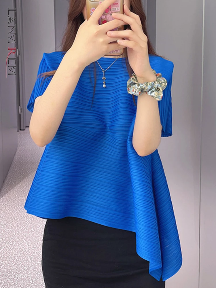 LANMREM Pleated Irregular Solid Color T-shirt Women Short Sleeve Round Collar Loose 2022 Summer Female Fashion Clothing 2J434
LANMREM Pleated Irregular Solid Color T-shirt Women Short Sleeve Round Collar Loose 2022 Summer Female Fashion Clothing 2J434