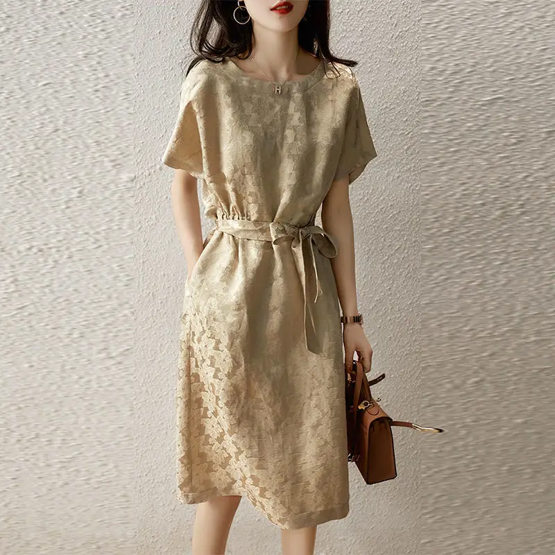 Женское атласное платье с бантом, легкое однотонное облегающее платье до колен, элегантная офисная одежда, лето 2022 
Женское атласное платье с бантом, легкое однотонное облегающее платье до колен, элегантная офисная одежда, лето 2022