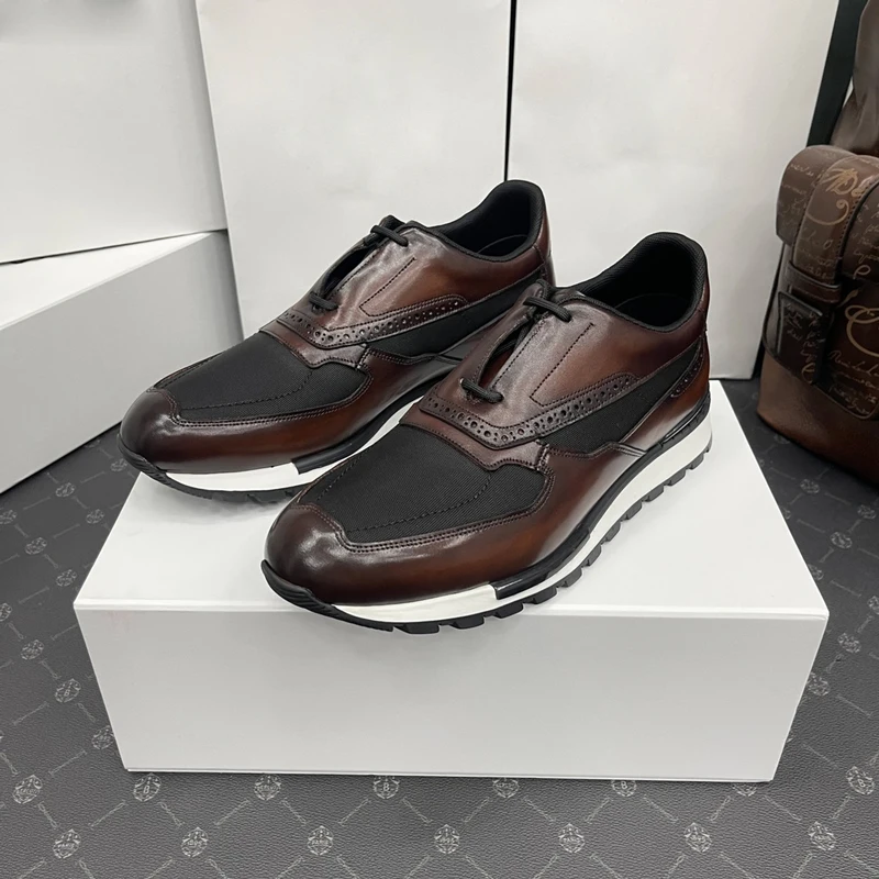 The new series of leather sports shoes are made of multi-element materials and various colors. And fresh inspiration.
The new series of leather sports shoes are made of multi-element materials and various colors. And fresh inspiration.