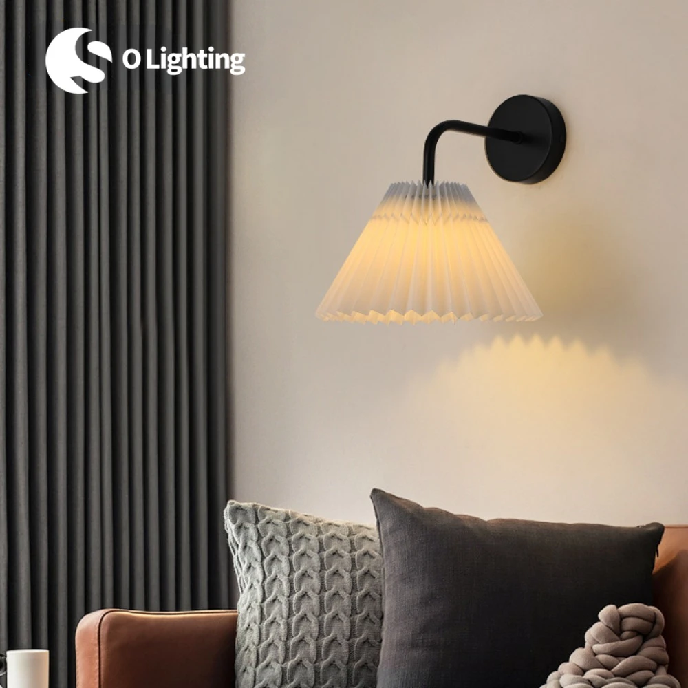 Nordic Led Wall Light Wall Sconce Light Black Modern Wall Lamp Acrylic Lampshade Up and Down Wall Lighting Fixture
Nordic Led Wall Light Wall Sconce Light Black Modern Wall Lamp Acrylic Lampshade Up and Down Wall Lighting Fixture