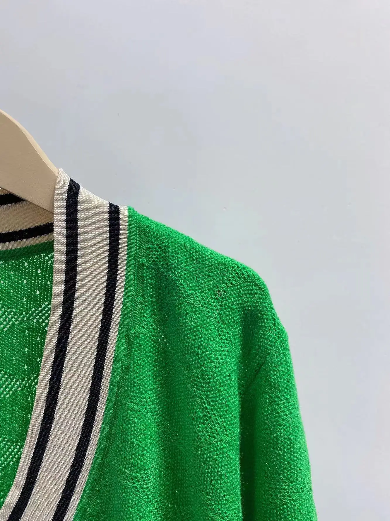 Women's Sweater Hollow Out Striped Color Contrast V-Neck Long Sleeve Casual Early Spring Knit Pullover Top
Women's Sweater Hollow Out Striped Color Contrast V-Neck Long Sleeve Casual Early Spring Knit Pullover Top