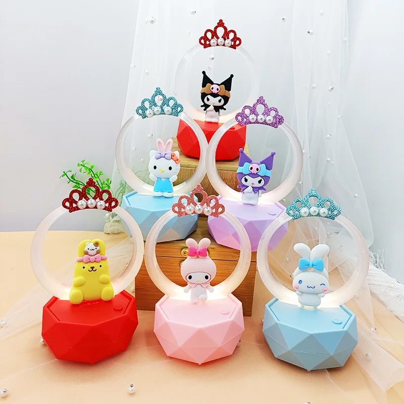 Sanrioed прозрачный Круглый Ночной светильник Kuromi Mymelody kitty Cinnamoroll мультфильм милый Kawaii ручной работы Diy светящийся светильник
Sanrioed прозрачный Круглый Ночной светильник Kuromi Mymelody kitty Cinnamoroll мультфильм милый Kawaii ручной работы Diy светящийся светильник