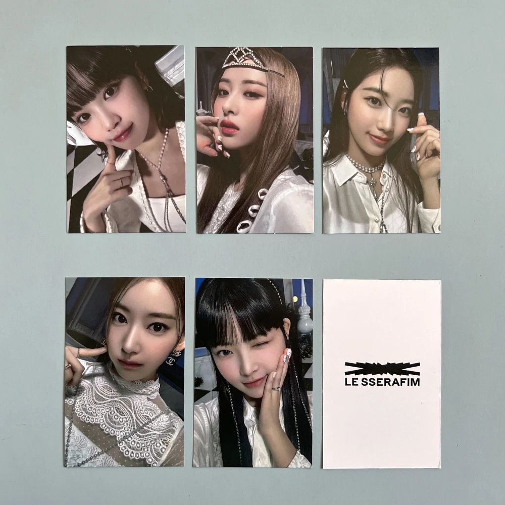 Фотооткрытки LE SSERAFIM KPOP Новинка альбом бесстрашные открытки YUNJIN KAZUHA SAKURA двусторонние ломо-карты коллекция поклонников 5 шт./комплект
Фотооткрытки LE SSERAFIM KPOP Новинка альбом бесстрашные открытки YUNJIN KAZUHA SAKURA двусторонние ломо-карты коллекция поклонников 5 шт./комплект