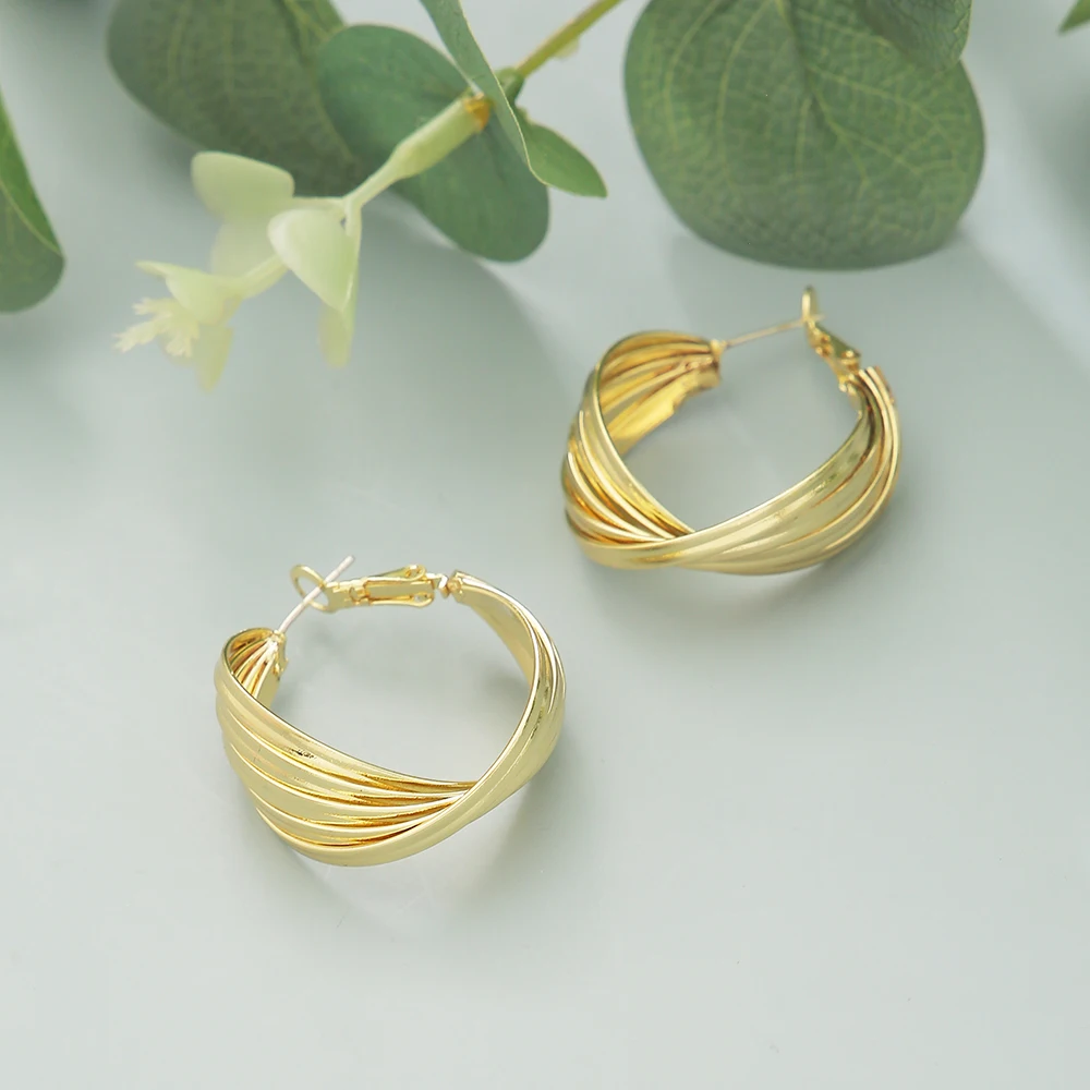 Korean Fashion Hollow Round Earrings For Women Gold Silver Color Metal Creative Handmade Twisted Surround Wedding Party Jewelry
Korean Fashion Hollow Round Earrings For Women Gold Silver Color Metal Creative Handmade Twisted Surround Wedding Party Jewelry
