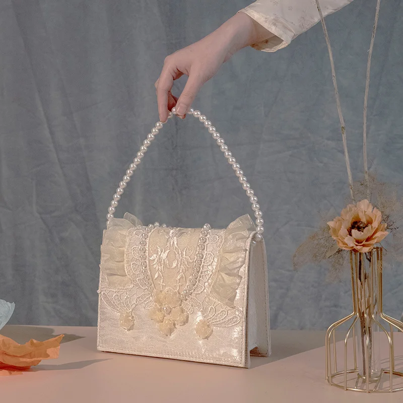 Vintage Bag Women Embroidered Lace Shoulder Crossbody Bag Retro Chain Ladies Messenger Purses Flowers Design Wedding Handbag
Vintage Bag Women Embroidered Lace Shoulder Crossbody Bag Retro Chain Ladies Messenger Purses Flowers Design Wedding Handbag