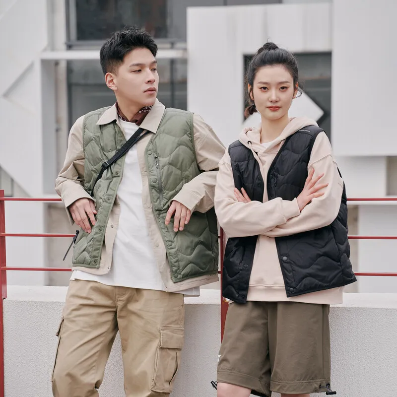 BOSIDENG 2022 new down vest for women and men early winter vest camping vest B20112190
BOSIDENG 2022 new down vest for women and men early winter vest camping vest B20112190