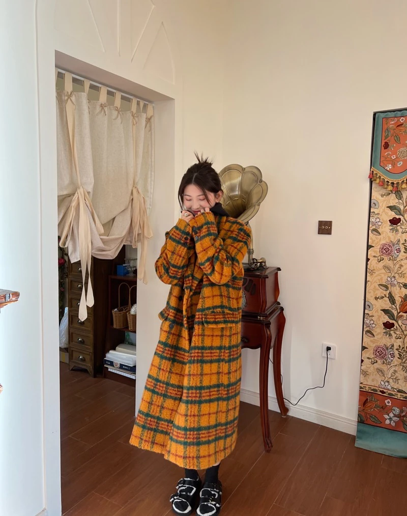 Autumn/Winter 2022 Long Loose Vintage Colorful Plaid Wool Windbreaker Women'S Double Breasted Luxury Designer Clothing
Autumn/Winter 2022 Long Loose Vintage Colorful Plaid Wool Windbreaker Women'S Double Breasted Luxury Designer Clothing