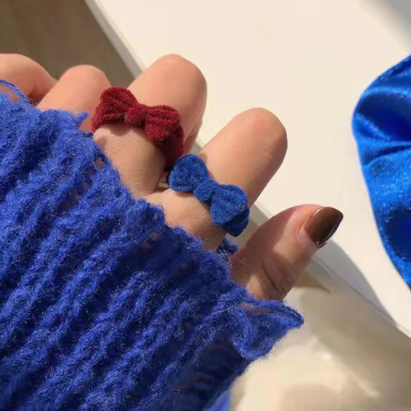 Trendy Vintage Flocking Rings for Women Bow Knot Velvet Winter Ring Girls Party Proposal Wedding Jewelry Christmas New Year Gift
Trendy Vintage Flocking Rings for Women Bow Knot Velvet Winter Ring Girls Party Proposal Wedding Jewelry Christmas New Year Gift