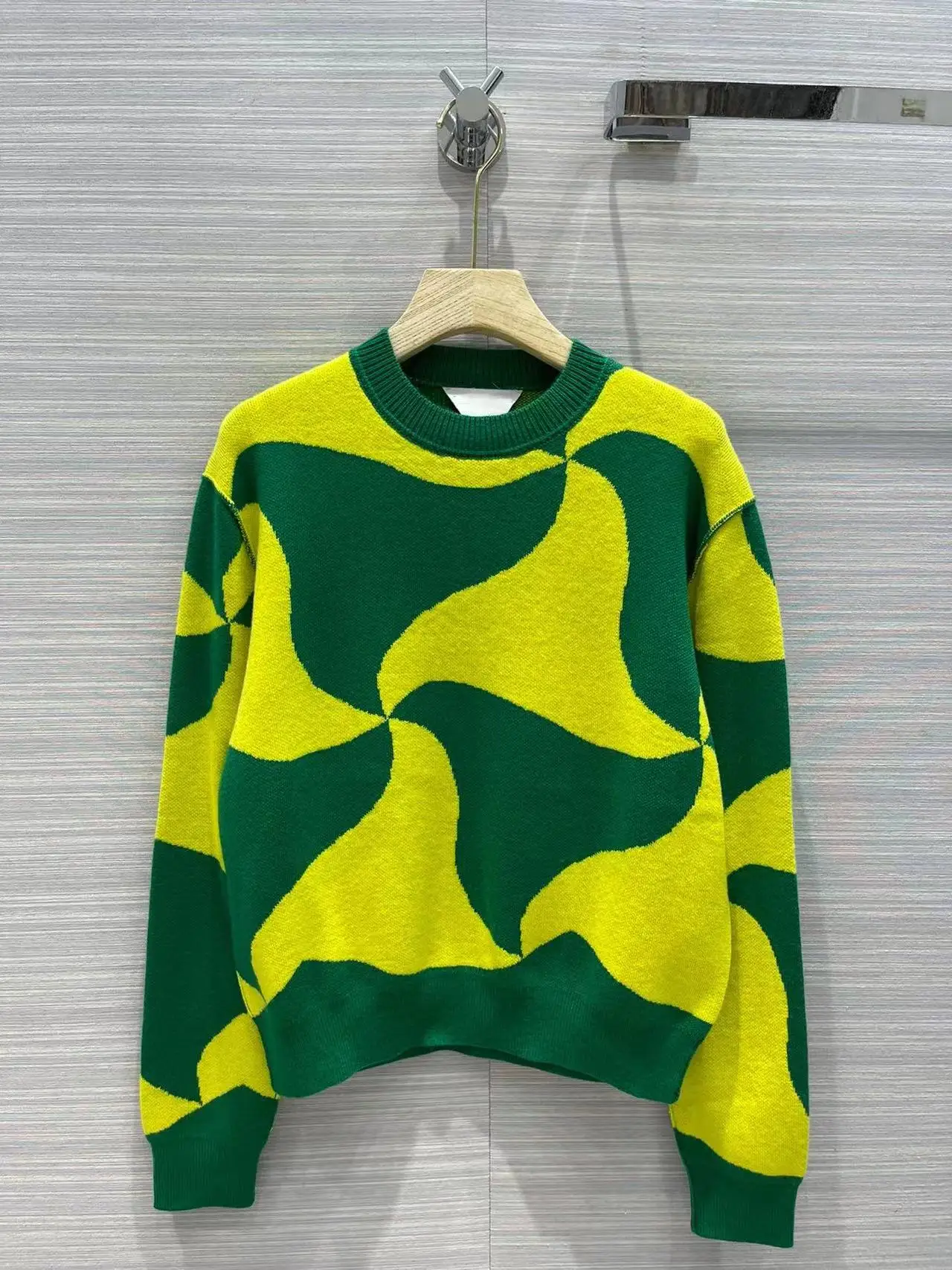Fyion Luxury Knit Sweater 2022 Autumn Winter New Design Women Runway Color Patchwork High Quality Pullover Sweater
Fyion Luxury Knit Sweater 2022 Autumn Winter New Design Women Runway Color Patchwork High Quality Pullover Sweater