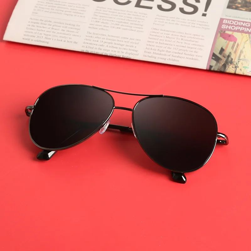 LORETOROSA Polarized Sunglasses Classical Pilot Style Design Unisex Outdoor Sun Glasses Gafas De Sol Metal 4 Colors UV400
LORETOROSA Polarized Sunglasses Classical Pilot Style Design Unisex Outdoor Sun Glasses Gafas De Sol Metal 4 Colors UV400