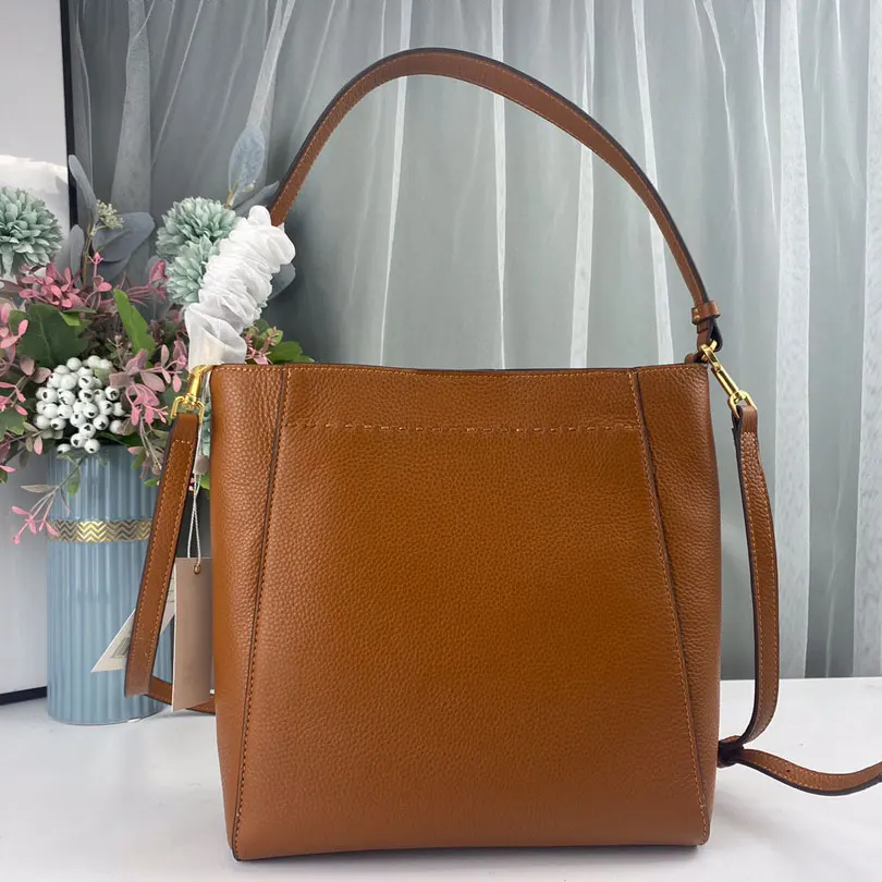 The Tote Bags for Women Aesthetic Luxury Designer Women's Branded Large Tote Bag 2022 Trend Genuine Leather Bucket Bag
The Tote Bags for Women Aesthetic Luxury Designer Women's Branded Large Tote Bag 2022 Trend Genuine Leather Bucket Bag