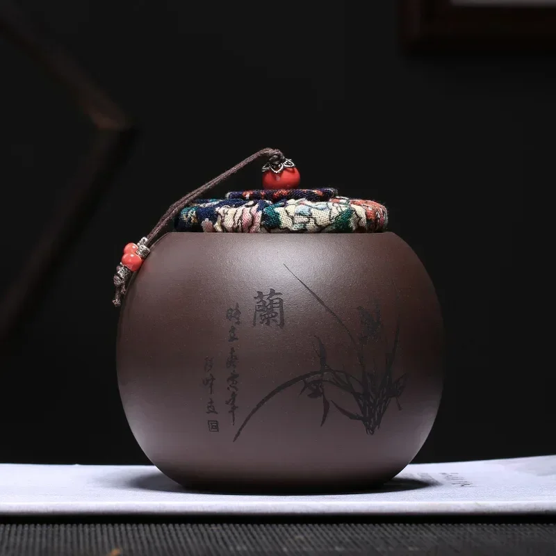 Банка для чая JINGDE TEA SET из пурпурной глины
Банка для чая JINGDE TEA SET из пурпурной глины