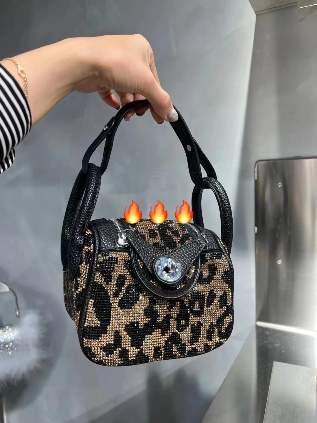 Bling Shiny Rhinestone Diamond Hobo Bag Women's Black Handbag Lady Evening Bag Dinner Party Clutch Purse Shoulder Armpit Bag
Bling Shiny Rhinestone Diamond Hobo Bag Women's Black Handbag Lady Evening Bag Dinner Party Clutch Purse Shoulder Armpit Bag
