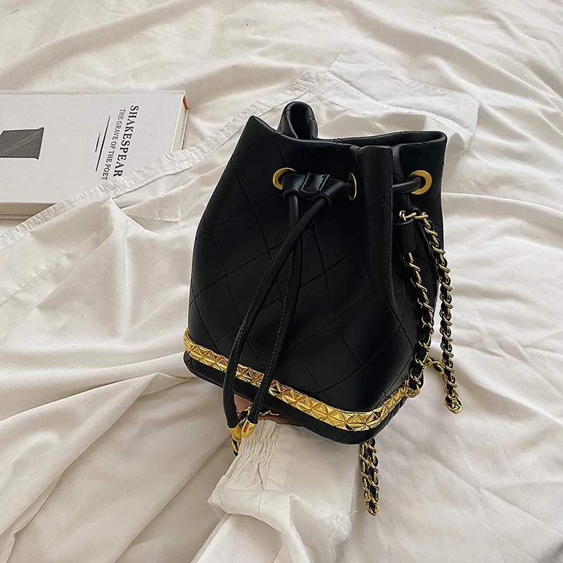 Chain Bag Women's Bag 2022New Fashion Korean Version of The Shoulder Bag All-match Messenger Small Square Bag Texture Bucket Bag
Chain Bag Women's Bag 2022New Fashion Korean Version of The Shoulder Bag All-match Messenger Small Square Bag Texture Bucket Bag