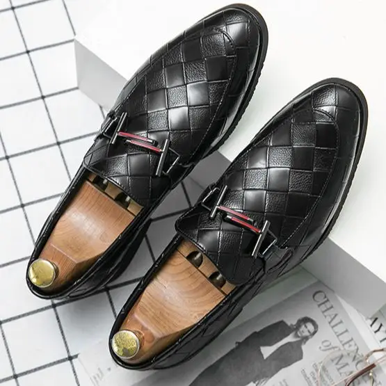 2022 Brand Business Casual Loafers Shoes Men Triangle Toe Fashion Vintage Dress Leather Male Shoes Slip Moccasins Big size 46 47
2022 Brand Business Casual Loafers Shoes Men Triangle Toe Fashion Vintage Dress Leather Male Shoes Slip Moccasins Big size 46 47