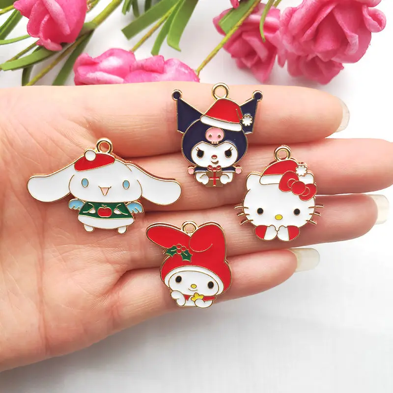 Рождественские украшения Sanrioed из сплава, аксессуары, фестиваль Hello Kitty Kuromi Melody Cinnamoroll, подвеска «сделай сам», ожерелье, брелок, подарок
Рождественские украшения Sanrioed из сплава, аксессуары, фестиваль Hello Kitty Kuromi Melody Cinnamoroll, подвеска «сделай сам», ожерелье, брелок, подарок