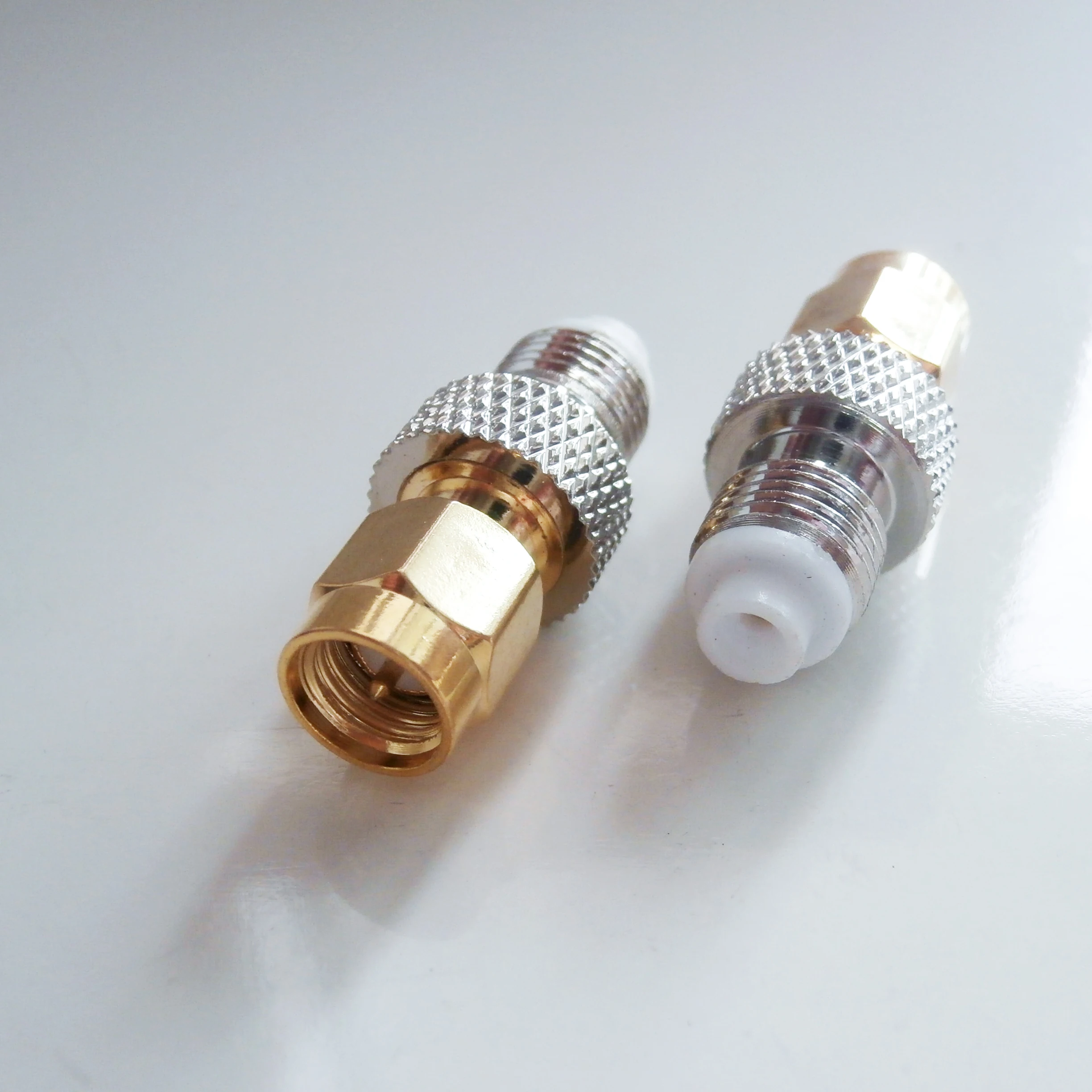 1 Pcs Adapter FME Female To SMA Male Cable Connector Socket FME - SMA Straight Nickel Plated Brass Coaxial RF Adapters
1 Pcs Adapter FME Female To SMA Male Cable Connector Socket FME - SMA Straight Nickel Plated Brass Coaxial RF Adapters