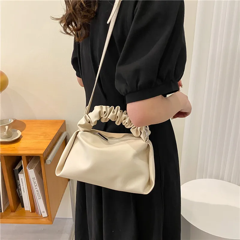 High Quality Ladies Handbags 2022 New Ladies Bags Casual Shoulder Bags Trendy Ladies Bags Fashion Versatile Messenger Bags
High Quality Ladies Handbags 2022 New Ladies Bags Casual Shoulder Bags Trendy Ladies Bags Fashion Versatile Messenger Bags