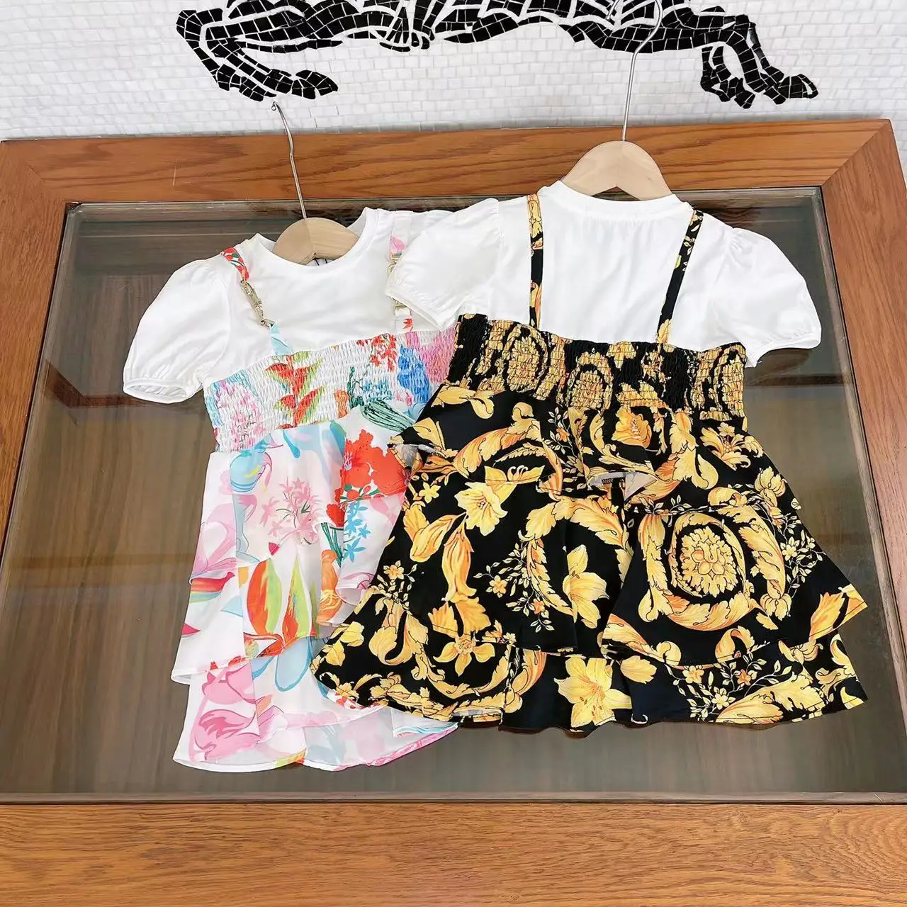Girls' brand suit summer 2022 new designer children's clothing cotton short sleeve round neck girls' dress
Girls' brand suit summer 2022 new designer children's clothing cotton short sleeve round neck girls' dress