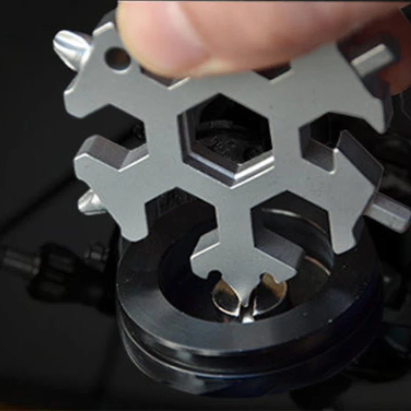 2022 18 En 1 Multifunctional Tool Bicycle MuItifunctinnal Wrench Stainless Steel Snowflakes Multi-tool Bicycle Tools Accessories
2022 18 En 1 Multifunctional Tool Bicycle MuItifunctinnal Wrench Stainless Steel Snowflakes Multi-tool Bicycle Tools Accessories