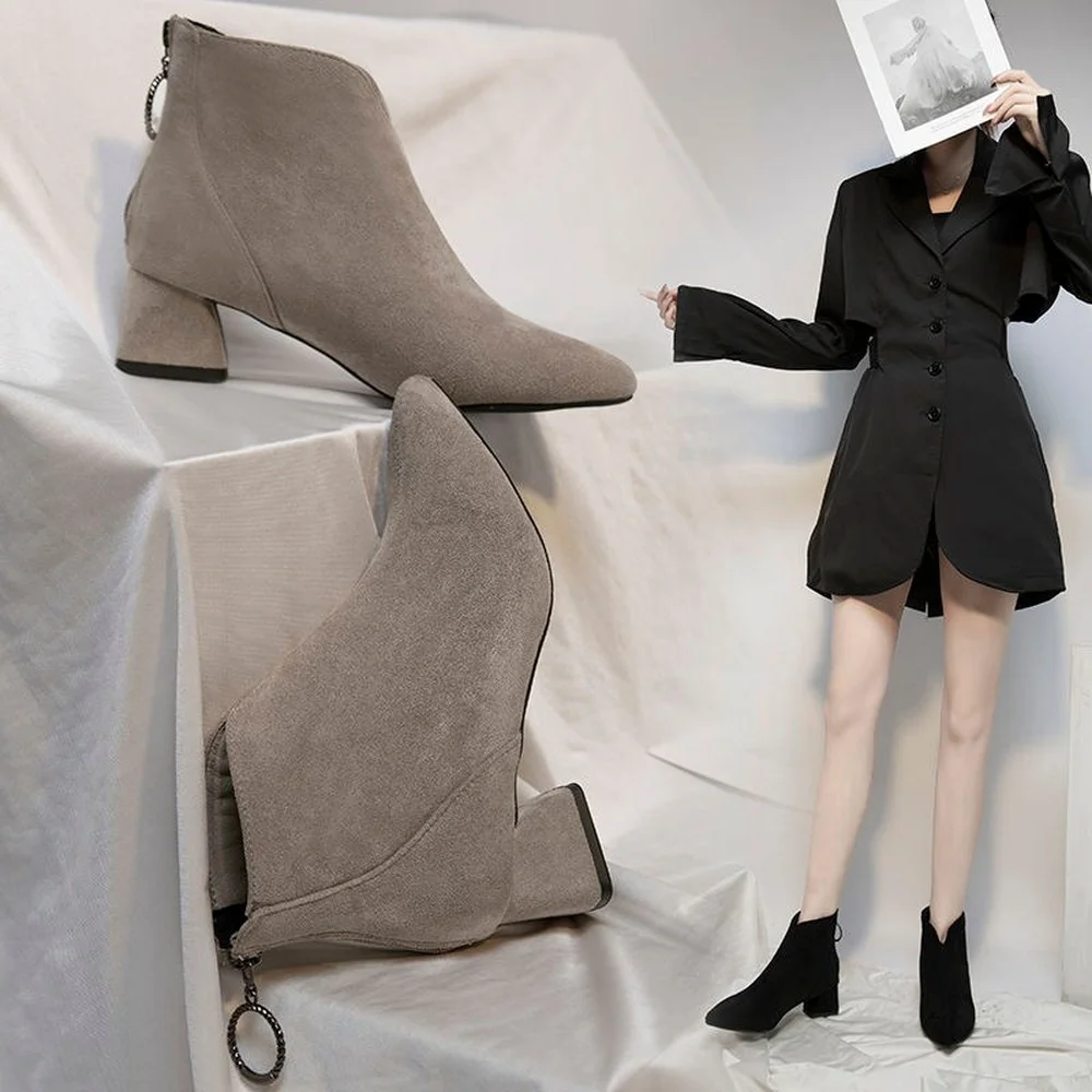 2022 autumn and winter new pointed toe mid-heel boots women's all-match thick heel boots fashion fleece short boots
2022 autumn and winter new pointed toe mid-heel boots women's all-match thick heel boots fashion fleece short boots