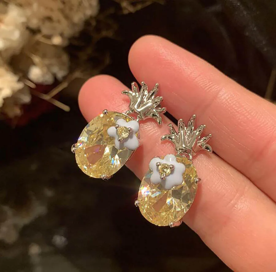 NEW summer Yellow pineapple earrings fairy sweet lady cute refreshing drop oil cloud flower fashion jewelry romance gift
NEW summer Yellow pineapple earrings fairy sweet lady cute refreshing drop oil cloud flower fashion jewelry romance gift