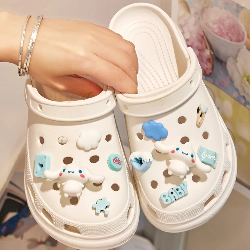Sanrio Anime Figures Melody Kuromi Cinnamoroll Cartoon Dolls Diy Shoe Buckle Decorative Shoes Accessories Removable Shoes Flower
Sanrio Anime Figures Melody Kuromi Cinnamoroll Cartoon Dolls Diy Shoe Buckle Decorative Shoes Accessories Removable Shoes Flower