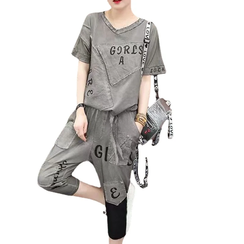 Женский хлопковый комплект из топа и брюк-карандаш, с V-образным вырезом
Женский хлопковый комплект из топа и брюк-карандаш, с V-образным вырезом