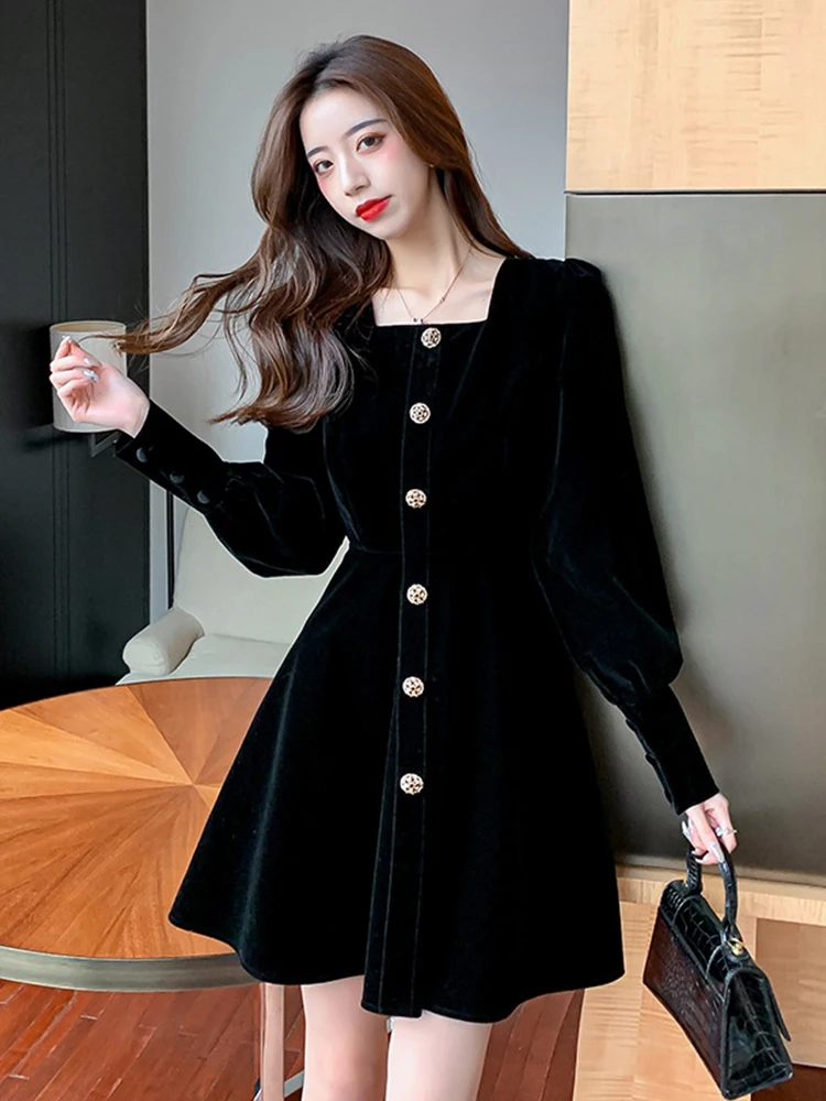 Платье женское демисезонное приталенное с квадратным вырезом и квадратным вырезом
Платье женское демисезонное приталенное с квадратным вырезом и квадратным вырезом