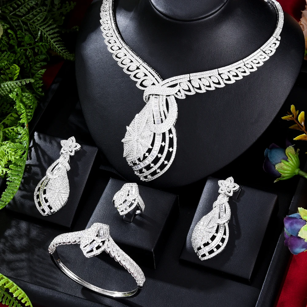 Комплект из колье, серёг и кольца, 4 шт.
Комплект из колье, серёг и кольца, 4 шт.