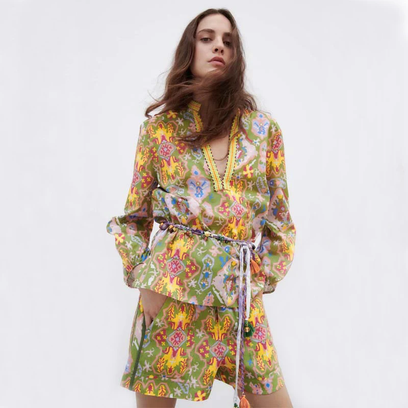 Women Summer Fashion Loose V Neck Braided Sitching Long Sleeve Printed Shirt + Drawstring Waist Shorts Suit Two Piece 2Pcs Set
Women Summer Fashion Loose V Neck Braided Sitching Long Sleeve Printed Shirt + Drawstring Waist Shorts Suit Two Piece 2Pcs Set
