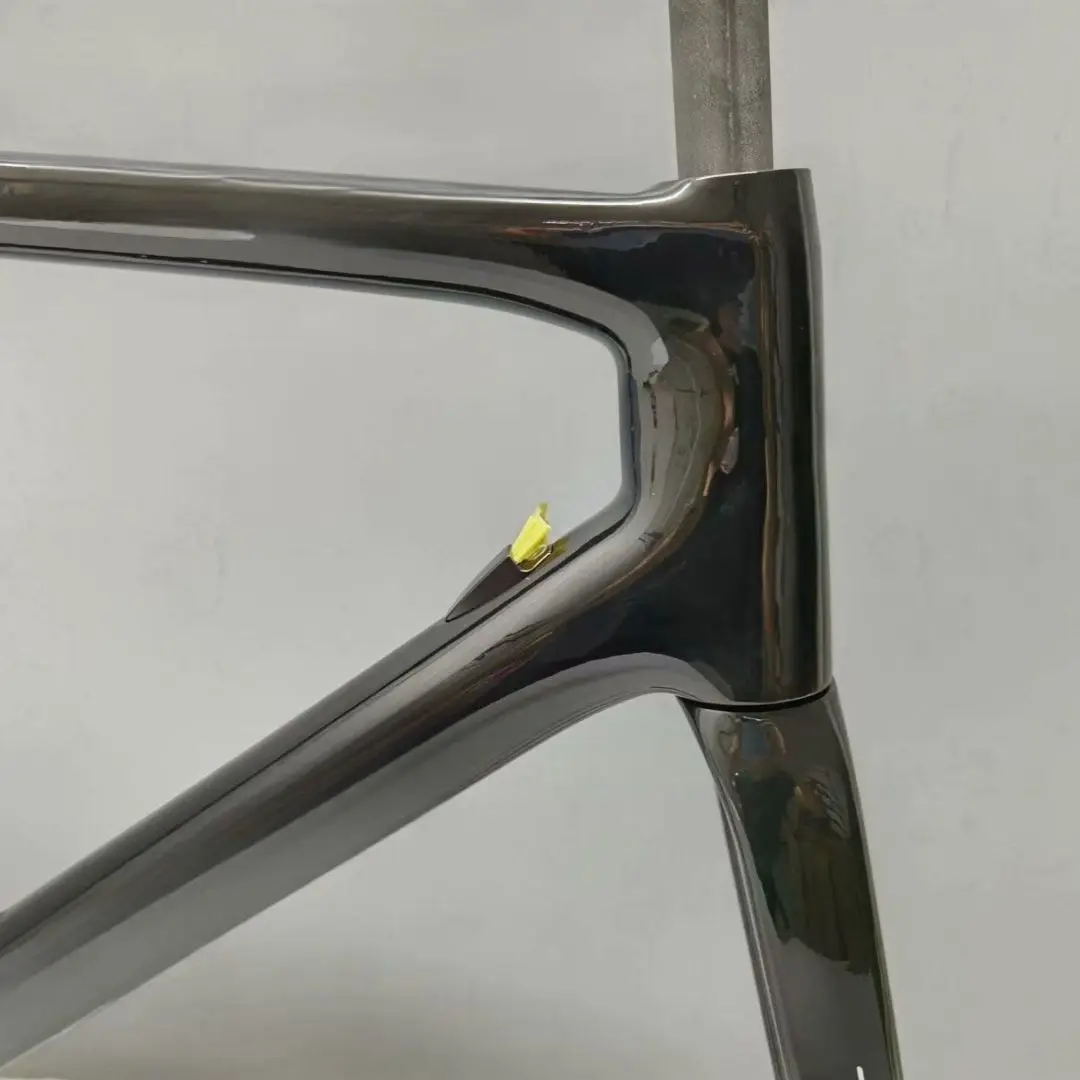 SL6 Carbon Fiber Bike Frame 2023 Road Bike Frame 1:1 Bicycle Frame Made in Taiwan Contact us for more discounts!
SL6 Carbon Fiber Bike Frame 2023 Road Bike Frame 1:1 Bicycle Frame Made in Taiwan Contact us for more discounts!