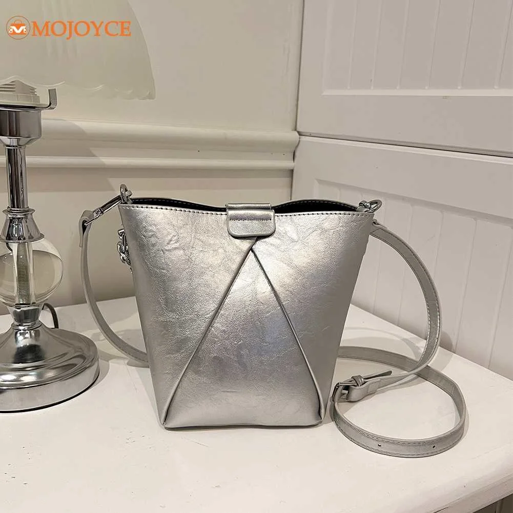 Ladies Chain Totes Bags For Women's PU Leather Shoulder Bags Female Bag 2023 Trend Crossbody Bags Composite Pillow Messenger Bag
Ladies Chain Totes Bags For Women's PU Leather Shoulder Bags Female Bag 2023 Trend Crossbody Bags Composite Pillow Messenger Bag