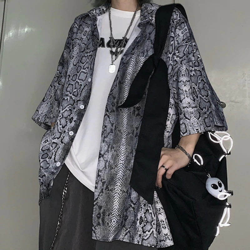 Vintage Snake Print T-Shirt Button-Up Shirt Large Streetwear Long Loose Short Sleeve Gothic T-Shirt Fashion 2022 Men's Shirt
Vintage Snake Print T-Shirt Button-Up Shirt Large Streetwear Long Loose Short Sleeve Gothic T-Shirt Fashion 2022 Men's Shirt