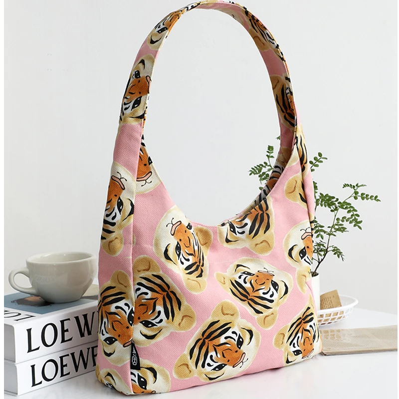 Simple Personality Canvas Women Handbags Ins Tiger Pattern Large-capacity Creative Ladies Bags Handbag 2022 Fashion Bags
Simple Personality Canvas Women Handbags Ins Tiger Pattern Large-capacity Creative Ladies Bags Handbag 2022 Fashion Bags