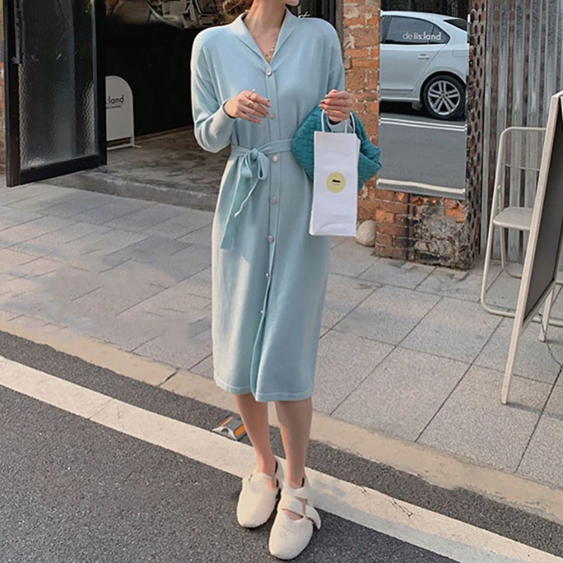 2022 Autumn Winter straight sweater Dress Women elegant button Sweater Dresses with belt female thick
2022 Autumn Winter straight sweater Dress Women elegant button Sweater Dresses with belt female thick