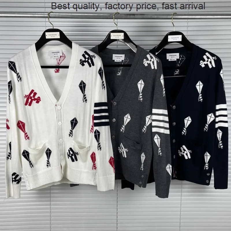 High quality luxury brand 2023 Fashion TB THOM Brand Sweaters Men Slim Fit V-Neck Cardigan Clothing Striped Wool Kite Pattern Au
High quality luxury brand 2023 Fashion TB THOM Brand Sweaters Men Slim Fit V-Neck Cardigan Clothing Striped Wool Kite Pattern Au